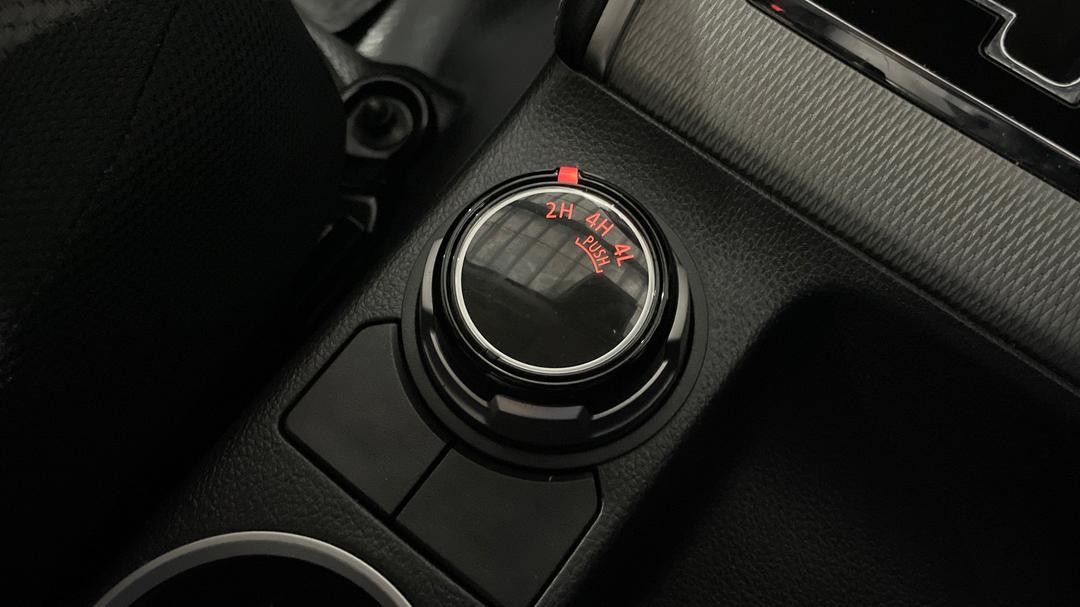 2021 Mitsubishi Triton Glx+ (4x4), Automatic, 65481 km, Utility Switches/Buttons