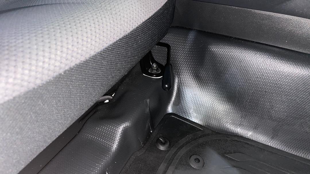 2021 Mitsubishi Triton Glx+ (4x4), Automatic, 65481 km, Drivers Side Adjustment Panel