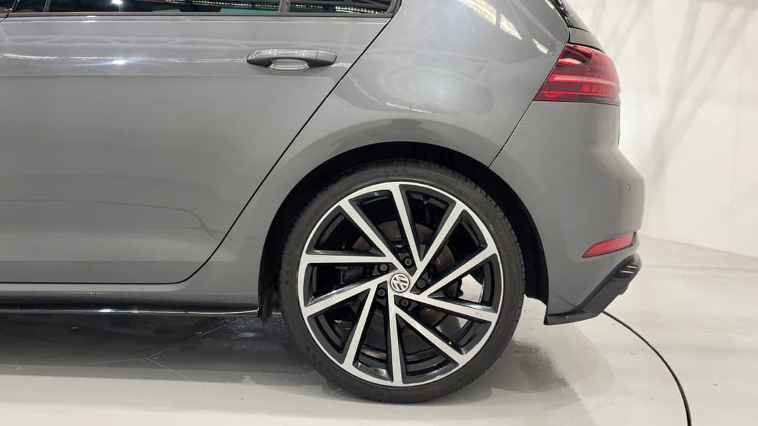 2018 Volkswagen Golf R, Automatic, 93330 km, Left Rear Wheel