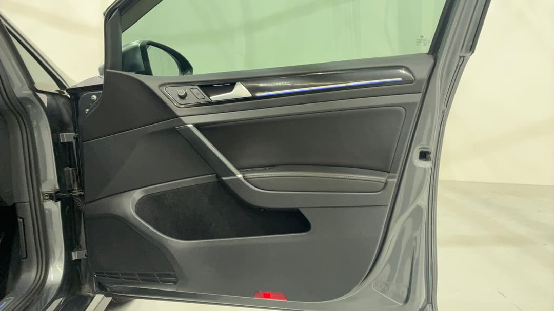 2018 Volkswagen Golf R, Automatic, 93330 km, Speaker View