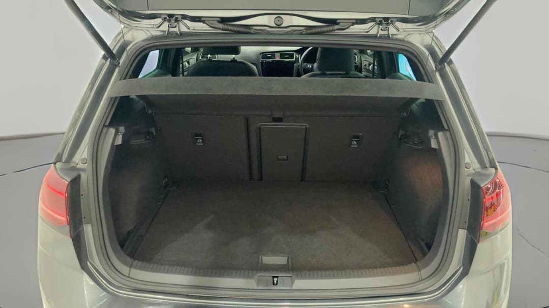 2018 Volkswagen Golf R, Automatic, 93330 km, Boot Inside View