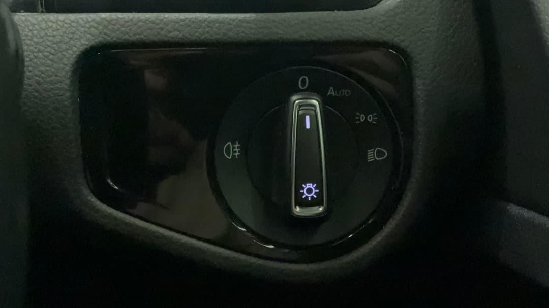 2018 Volkswagen Golf R, Automatic, 93330 km, Utility Switches/Buttons