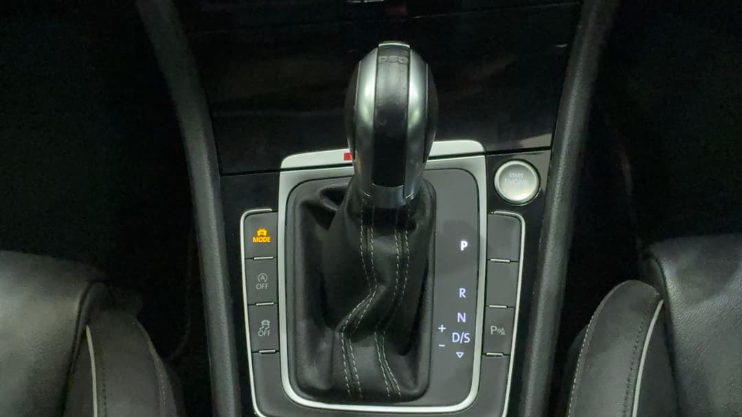 2018 Volkswagen Golf R, Automatic, 93330 km, Gear Lever 