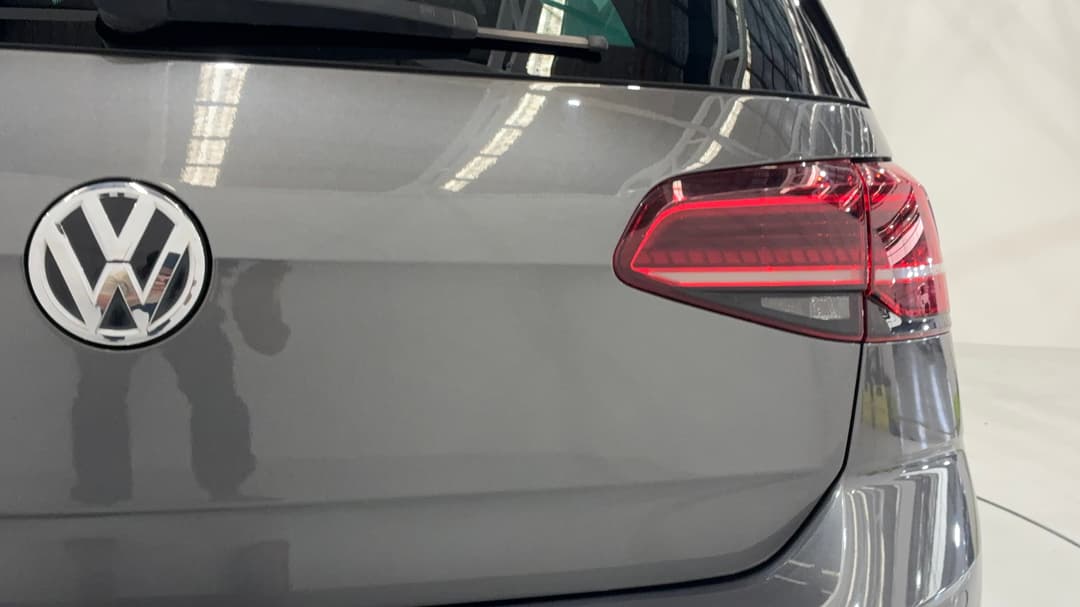 2018 Volkswagen Golf R, Automatic, 93330 km, Badge (Boot Right Side)