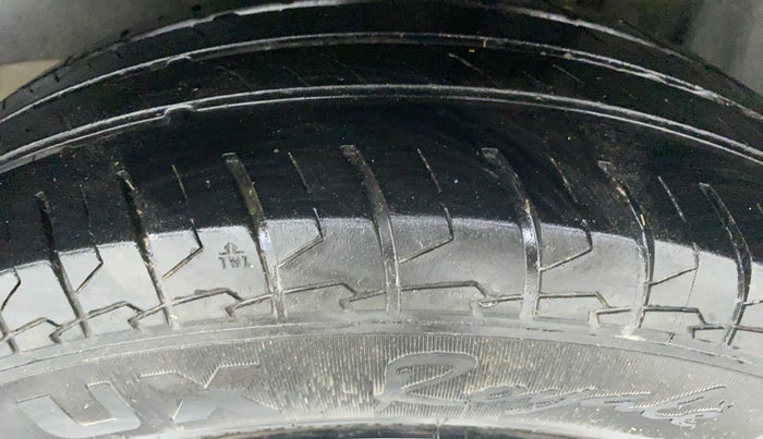 2021 Maruti Swift VXI D, Petrol, Manual, 30,097 km, Left Rear Tyre Tread