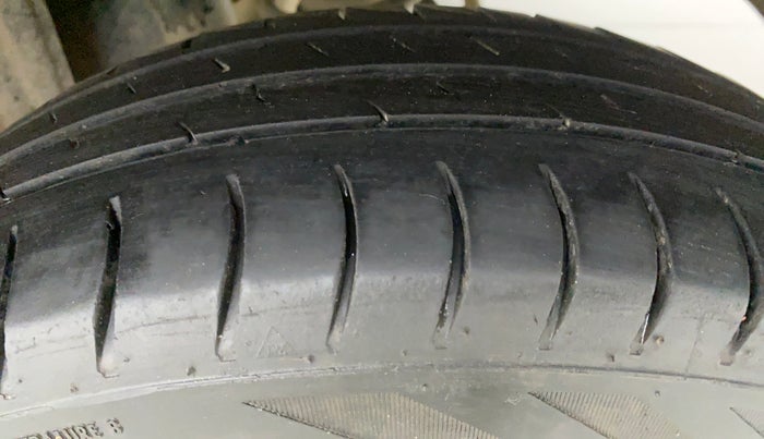 2019 Maruti Alto 800 LXI, CNG, Manual, 58,901 km, Left Rear Tyre Tread