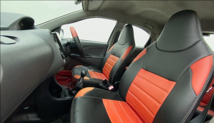 2012 Toyota Etios Liva G, Petrol, Manual, 1,21,795 km, Right Side Front Door Cabin
