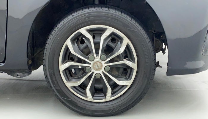 2012 Toyota Etios Liva G, Petrol, Manual, 1,21,795 km, Right Front Wheel