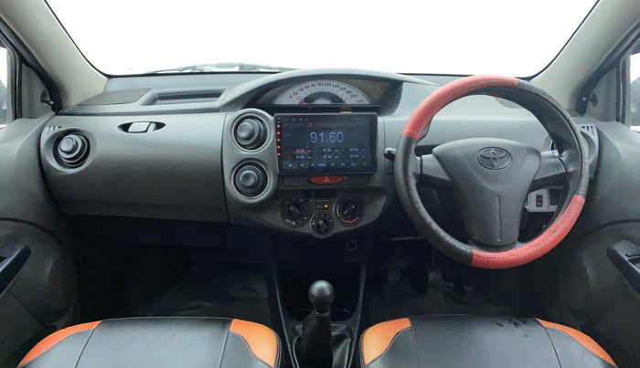2012 Toyota Etios Liva G, Petrol, Manual, 1,21,795 km, Dashboard