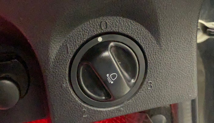 2012 Toyota Etios Liva G, Petrol, Manual, 1,21,795 km, Dashboard - Headlight height adjustment not working