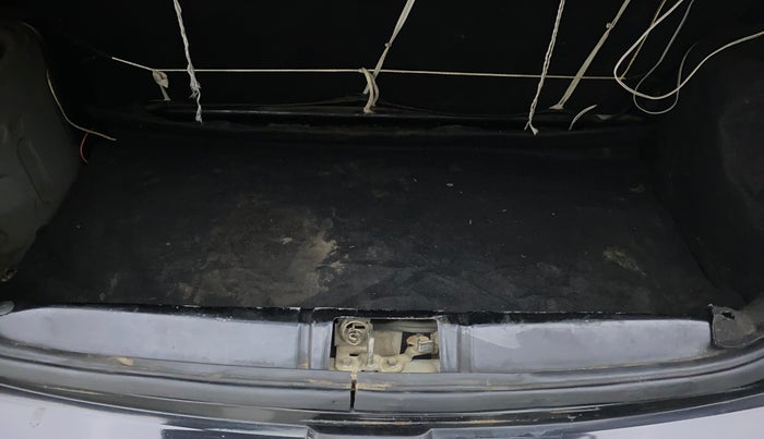 2012 Toyota Etios Liva G, Petrol, Manual, 1,21,795 km, Boot Inside