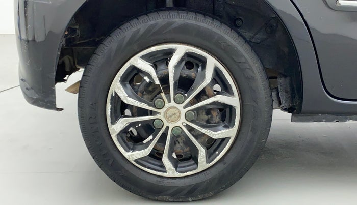 2012 Toyota Etios Liva G, Petrol, Manual, 1,21,841 km, Right Rear Wheel
