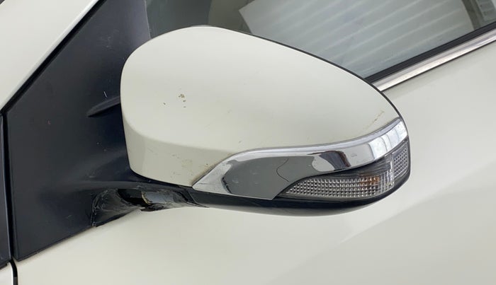 2018 Toyota Corolla Altis G DIESEL, Diesel, Manual, 52,720 km, Left rear-view mirror - Mirror broken