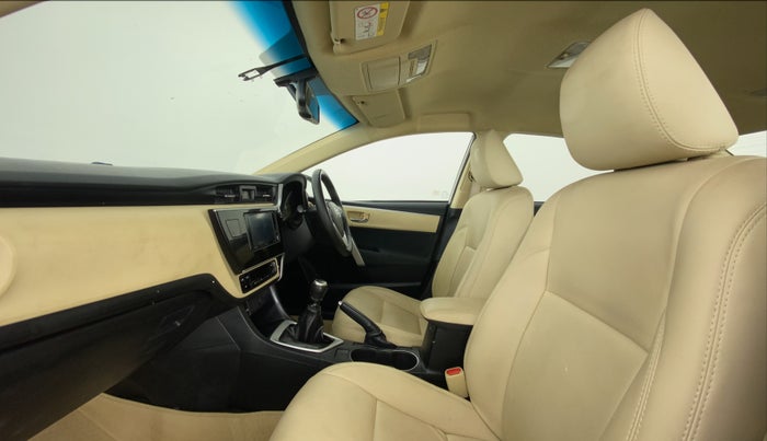 2018 Toyota Corolla Altis G DIESEL, Diesel, Manual, 52,720 km, Right Side Front Door Cabin