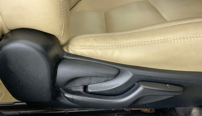 2018 Toyota Corolla Altis G DIESEL, Diesel, Manual, 52,720 km, Driver Side Adjustment Panel