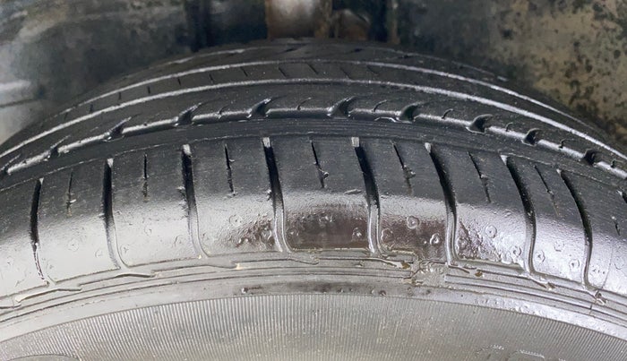 2018 Toyota Corolla Altis G DIESEL, Diesel, Manual, 52,720 km, Left Front Tyre Tread