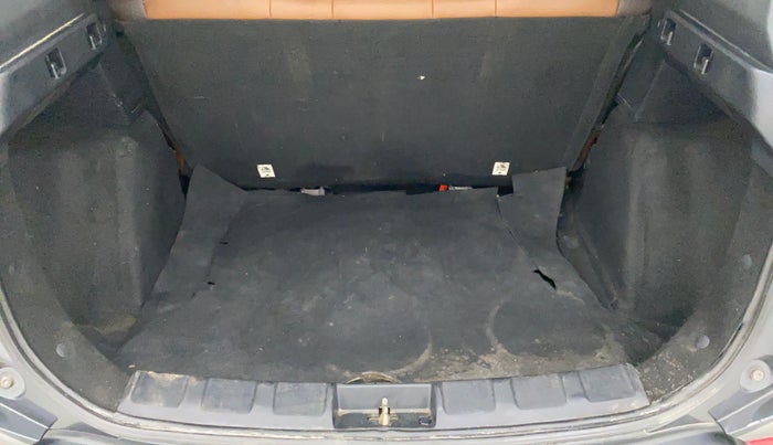 2019 Tata NEXON XMA PETROL, Petrol, Automatic, 69,163 km, Dicky (Boot door) - Parcel tray missing