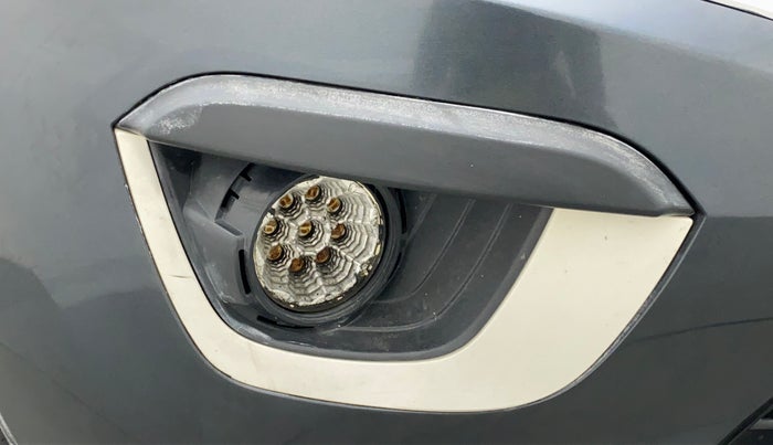 2019 Tata NEXON XMA PETROL, Petrol, Automatic, 69,521 km, Right fog light - Not working