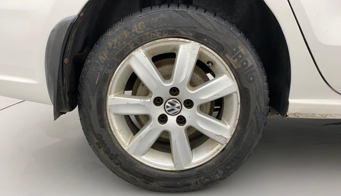 2011 Volkswagen Vento HIGHLINE PETROL AT, Petrol, Automatic, 78,439 km, Right Rear Wheel