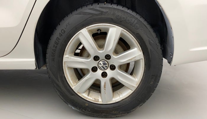 2011 Volkswagen Vento HIGHLINE PETROL AT, Petrol, Automatic, 78,439 km, Left Rear Wheel