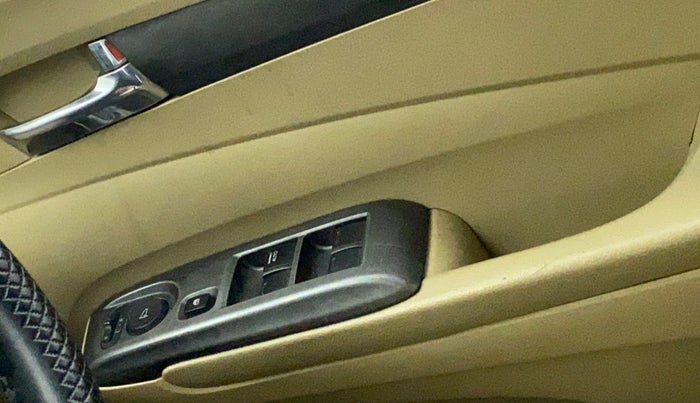 2012 Honda City 1.5L I-VTEC V MT, Petrol, Manual, 90,863 km, Right front window switch / handle - Master window function not working