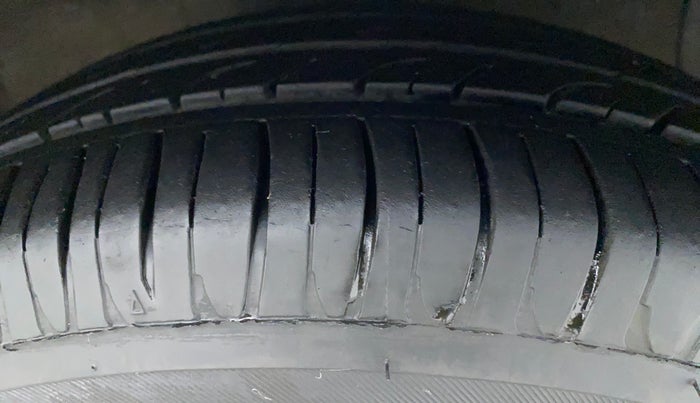 2016 Hyundai Grand i10 ASTA (O) AT 1.2 KAPPA VTVT, Petrol, Automatic, 62,603 km, Right Front Tyre Tread