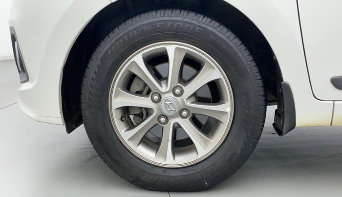 2016 Hyundai Grand i10 ASTA (O) AT 1.2 KAPPA VTVT, Petrol, Automatic, 62,603 km, Left Front Wheel