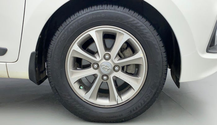 2016 Hyundai Grand i10 ASTA (O) AT 1.2 KAPPA VTVT, Petrol, Automatic, 62,603 km, Right Front Wheel