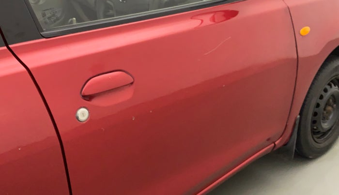 2015 Datsun Go T, Petrol, Manual, 52,098 km, Driver-side door - Paint has faded