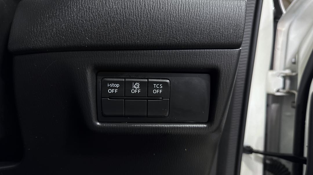 2019 Mazda CX-5 Maxx (4x2), Automatic, 92989 km, Utility Switches/Buttons
