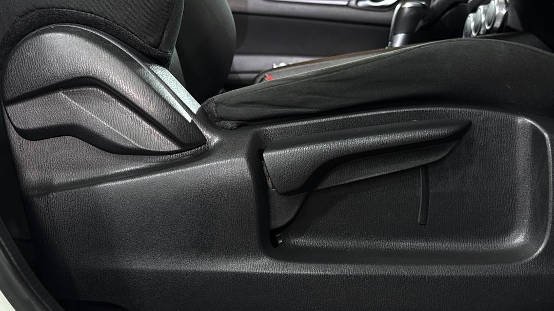 2019 Mazda CX-5 Maxx (4x2), Automatic, 92989 km, Drivers Side Adjustment Panel