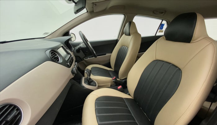 2017 Hyundai Grand i10 SPORTZ (O) 1.2 AT VTVT, Petrol, Automatic, 27,539 km, Right Side Front Door Cabin