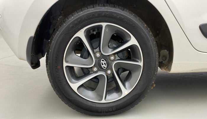 2017 Hyundai Grand i10 SPORTZ (O) 1.2 AT VTVT, Petrol, Automatic, 27,539 km, Right Rear Wheel