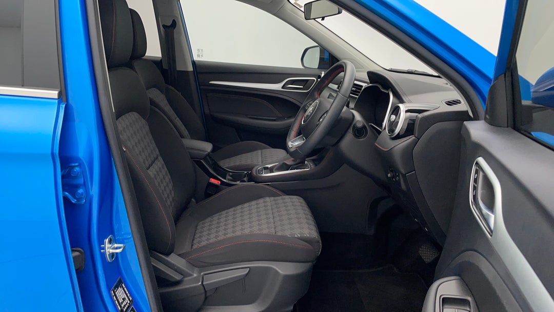 2022 MG Zst Core, Automatic, 7022 km, Right Side Front Door Cabin View