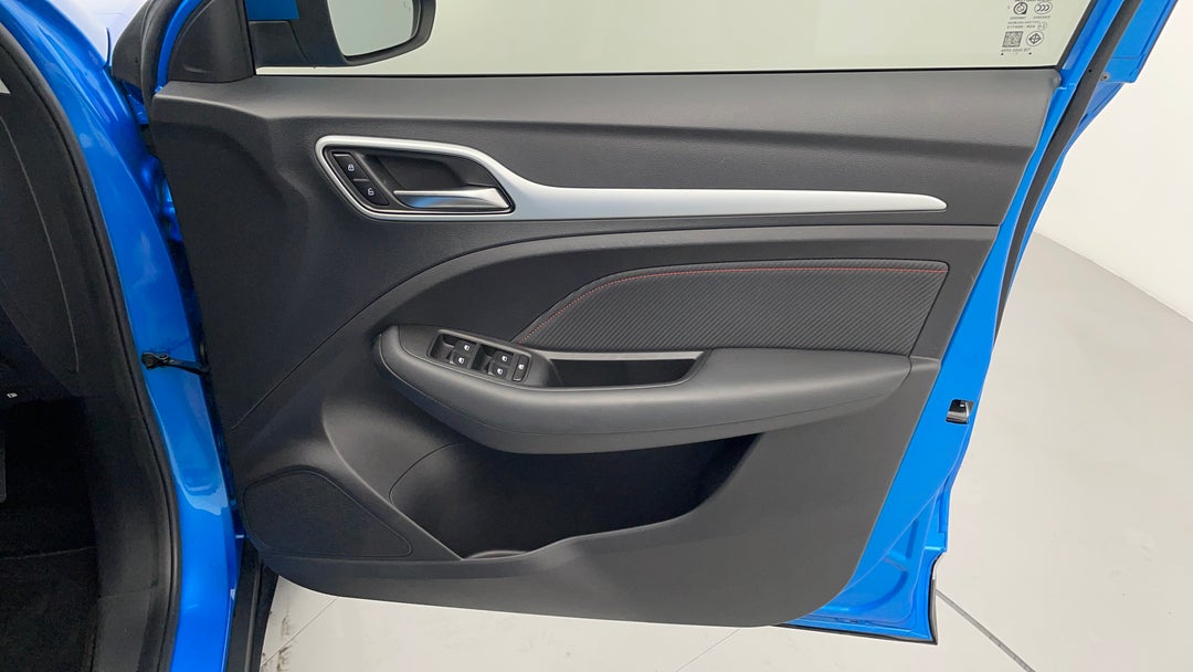 2022 MG Zst Core, Automatic, 7022 km, Speaker View