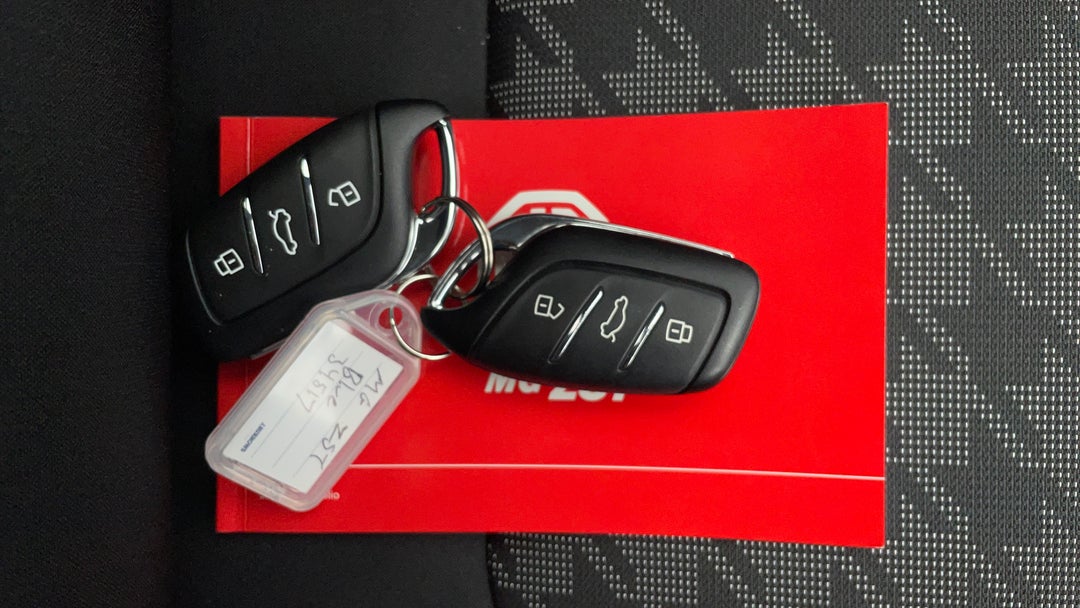 2022 MG Zst Core, Automatic, 7022 km, Key Close-up