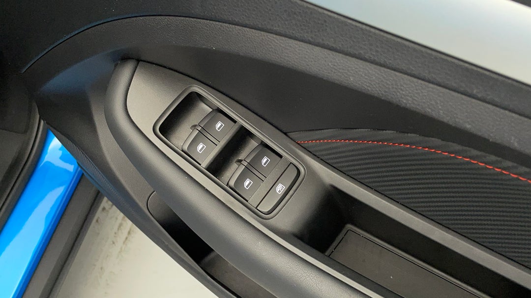 2022 MG Zst Core, Automatic, 7022 km, Drivers Side Door Panel Controls