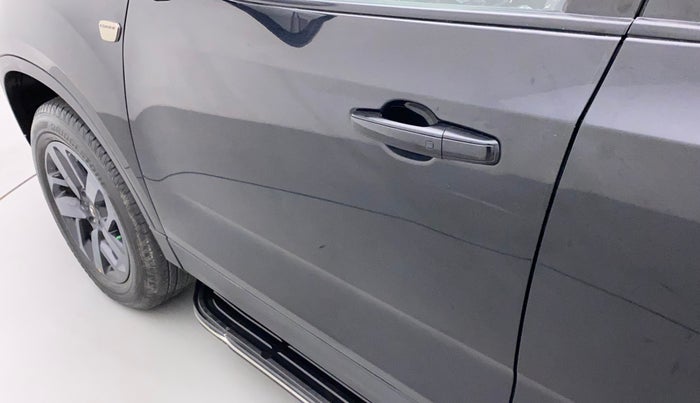 2022 Tata Safari XZA PLUS DARK EDITION, Diesel, Automatic, 48,544 km, Front passenger door - Minor scratches