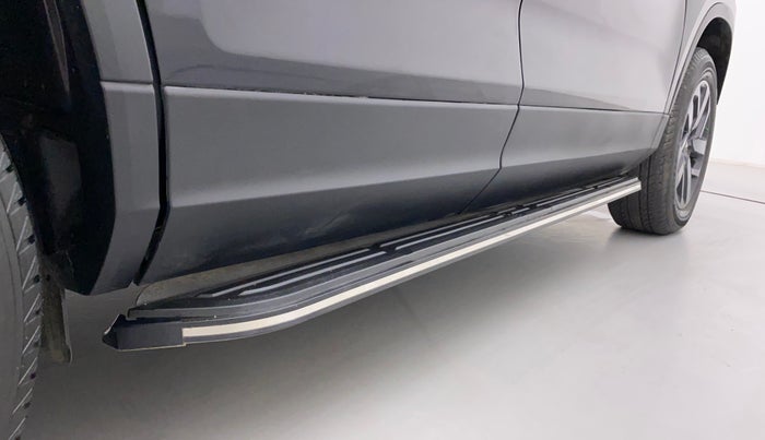 2022 Tata Safari XZA PLUS DARK EDITION, Diesel, Automatic, 48,544 km, Right running board - Cladding has minor damage
