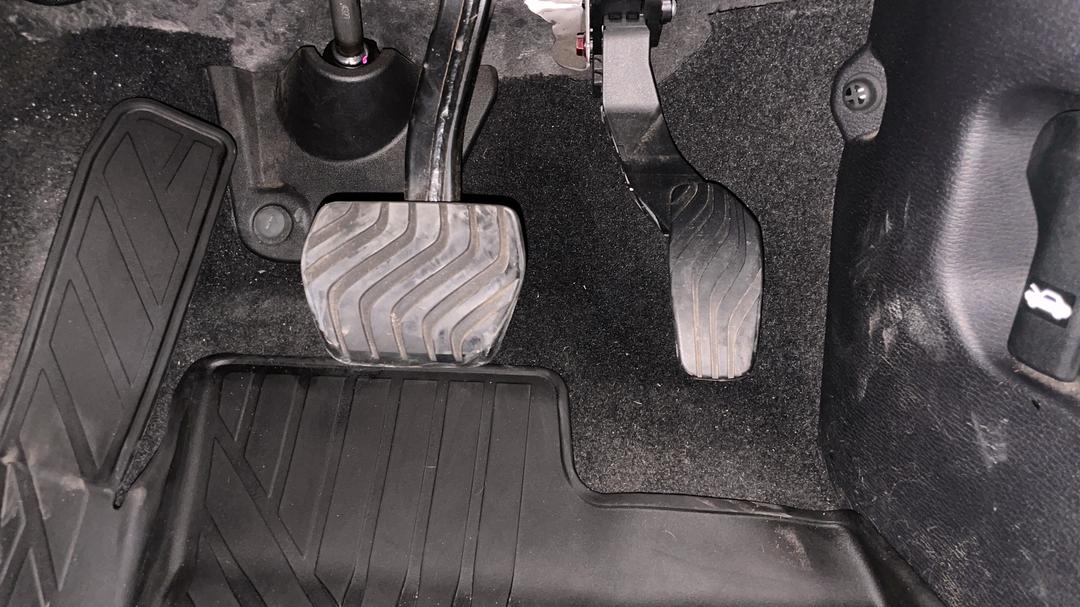 2024 Mitsubishi Outlander Es 5 Seat (2WD), Automatic, 50308 km, Pedals and Footmat