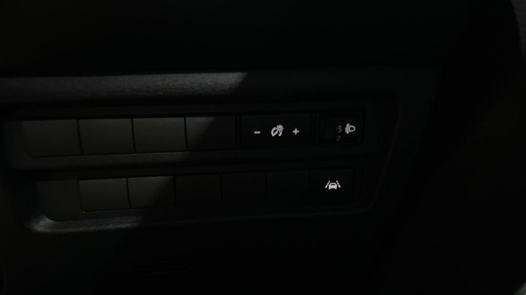 2024 Mitsubishi Outlander Es 5 Seat (2WD), Automatic, 50308 km, Utility Switches/Buttons