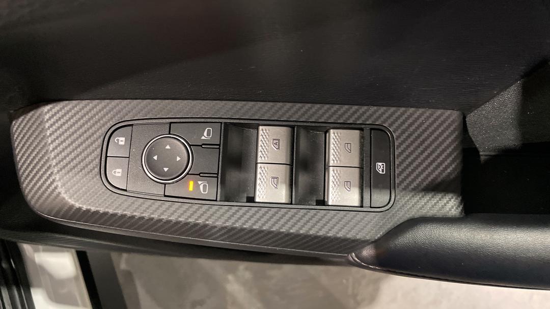 2024 Mitsubishi Outlander Es 5 Seat (2WD), Automatic, 50308 km, Drivers Side Door Panel Controls