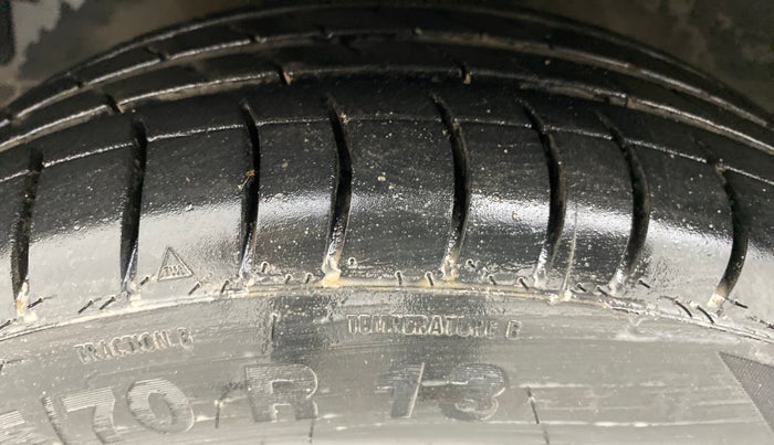 2014 Hyundai Eon SPORTZ, Petrol, Manual, 68,799 km, Left Front Tyre Tread