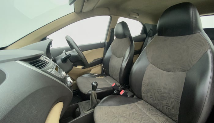 2014 Hyundai Eon SPORTZ, Petrol, Manual, 68,799 km, Right Side Front Door Cabin
