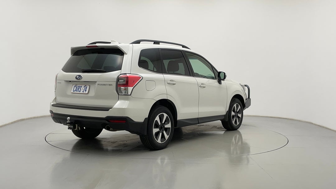 Right Back Diagonal (45- Degree) View