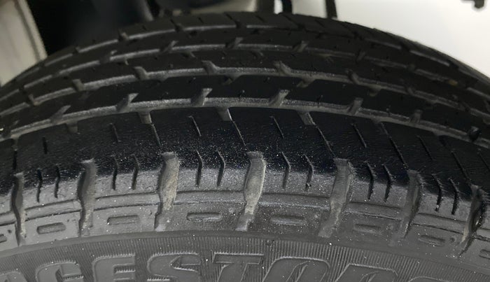 2016 Maruti Alto K10 VXI P, Petrol, Manual, 23,930 km, Left Rear Tyre Tread