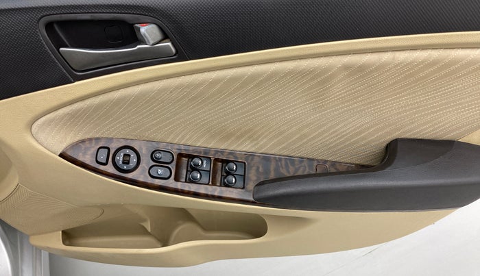 2016 Hyundai Verna FLUIDIC 1.6 SX CRDI, Diesel, Manual, 80,749 km, Driver Side Door Panels Control