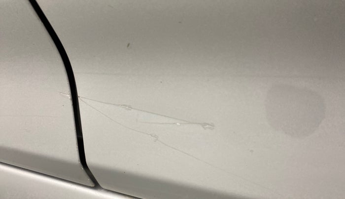 2016 Hyundai Verna FLUIDIC 1.6 SX CRDI, Diesel, Manual, 80,749 km, Rear left door - Minor scratches