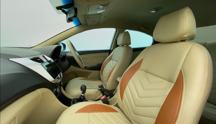 2016 Hyundai Verna FLUIDIC 1.6 SX CRDI, Diesel, Manual, 80,749 km, Right Side Front Door Cabin