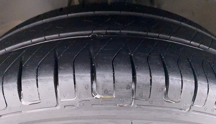 2019 Maruti Alto K10 VXI P, Petrol, Manual, 46,892 km, Left Front Tyre Tread